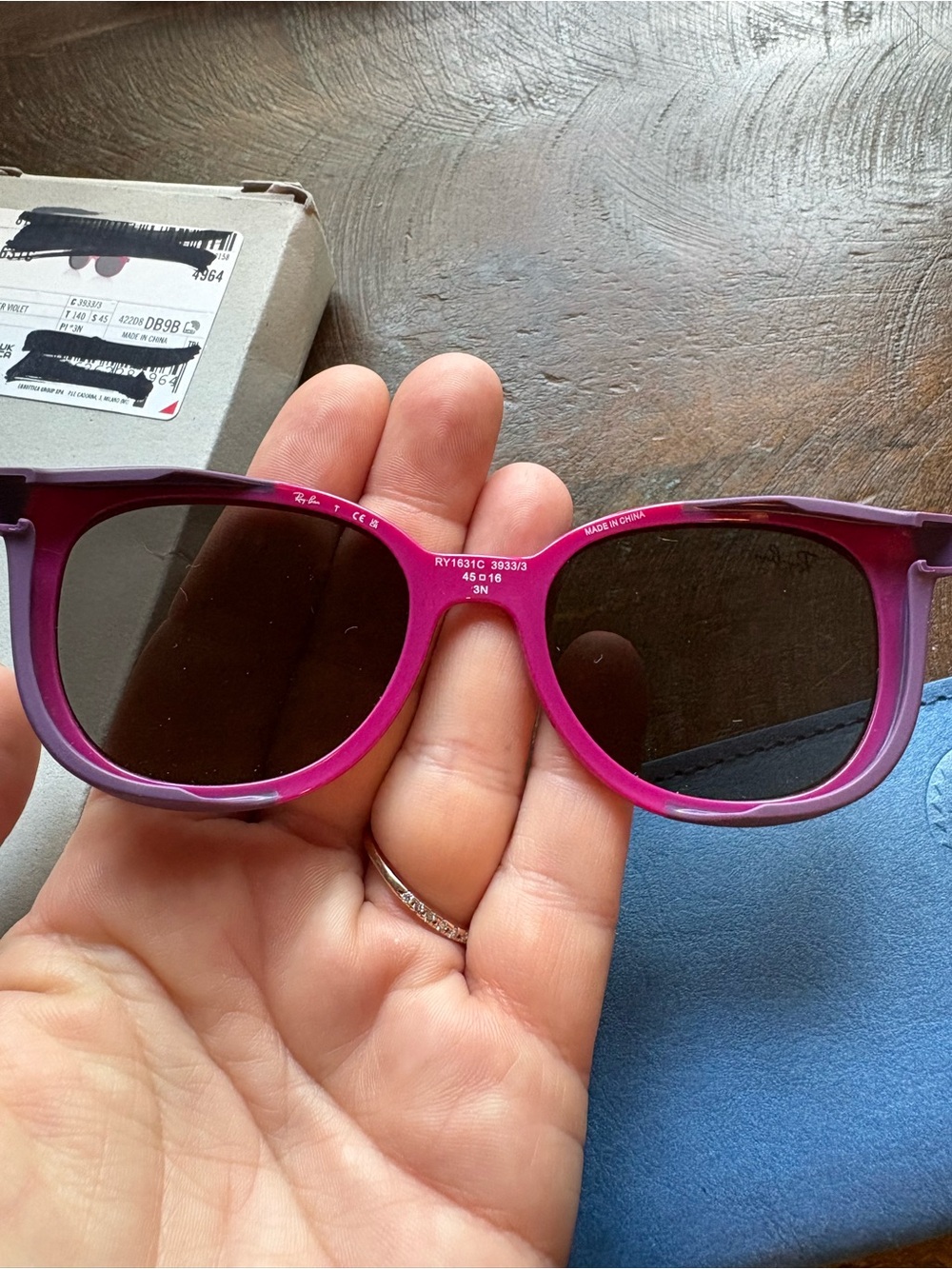 Ray-Ban Kids clip On Hot Pink Sunglasses with Black Lenses - Picture 2 of 2